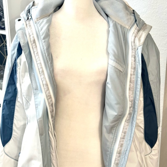 Columbia Women’s Interchange Size Medium. Outer Shell and Fleece Lining - Picture 7 of 8